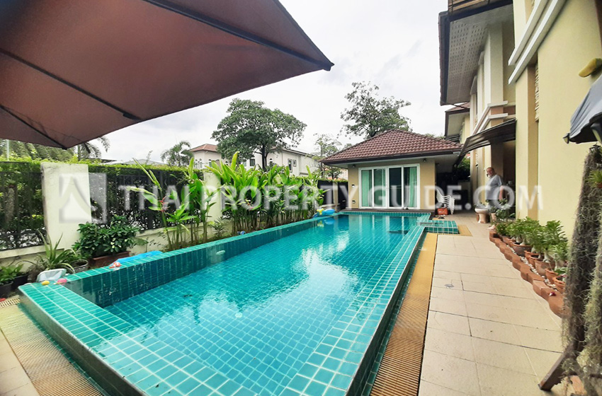 House with Private Pool in Sukhumvit 
